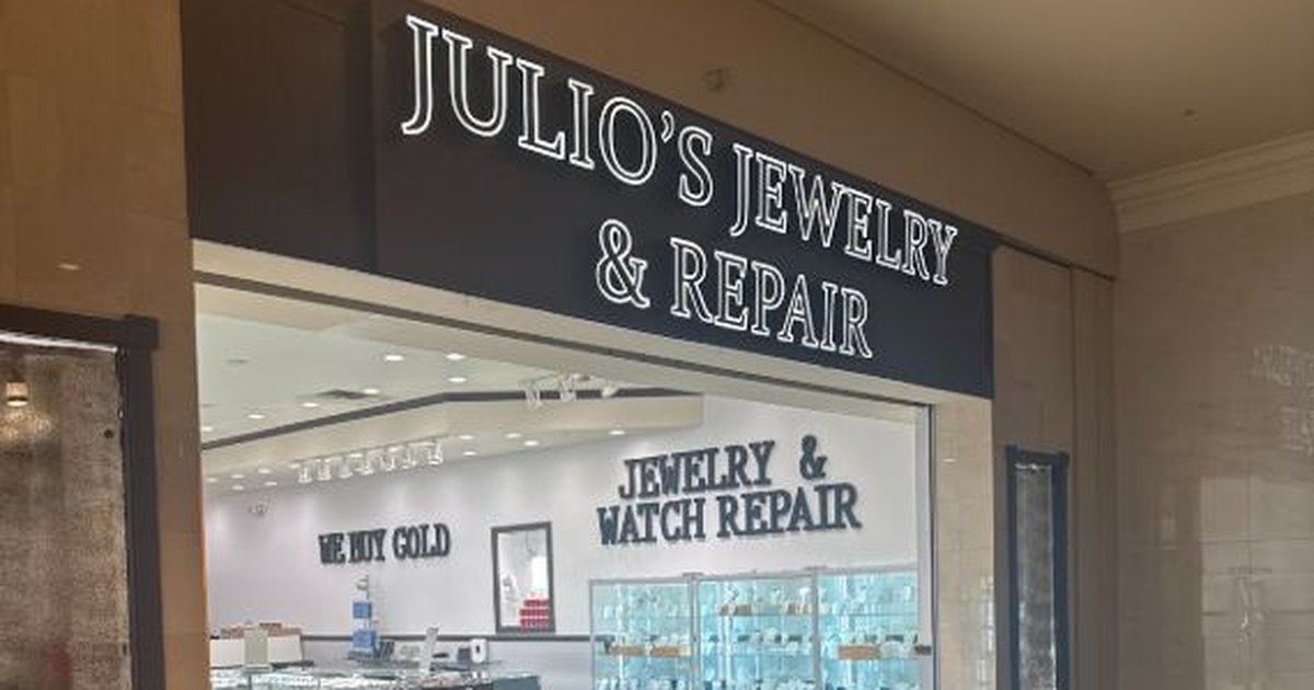 Julio's Jewelry & Repair storefront inside Orland Square Mall, Orland Park IL